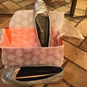 ❌ SOLD ❌ Tory Burch Metallic Flats